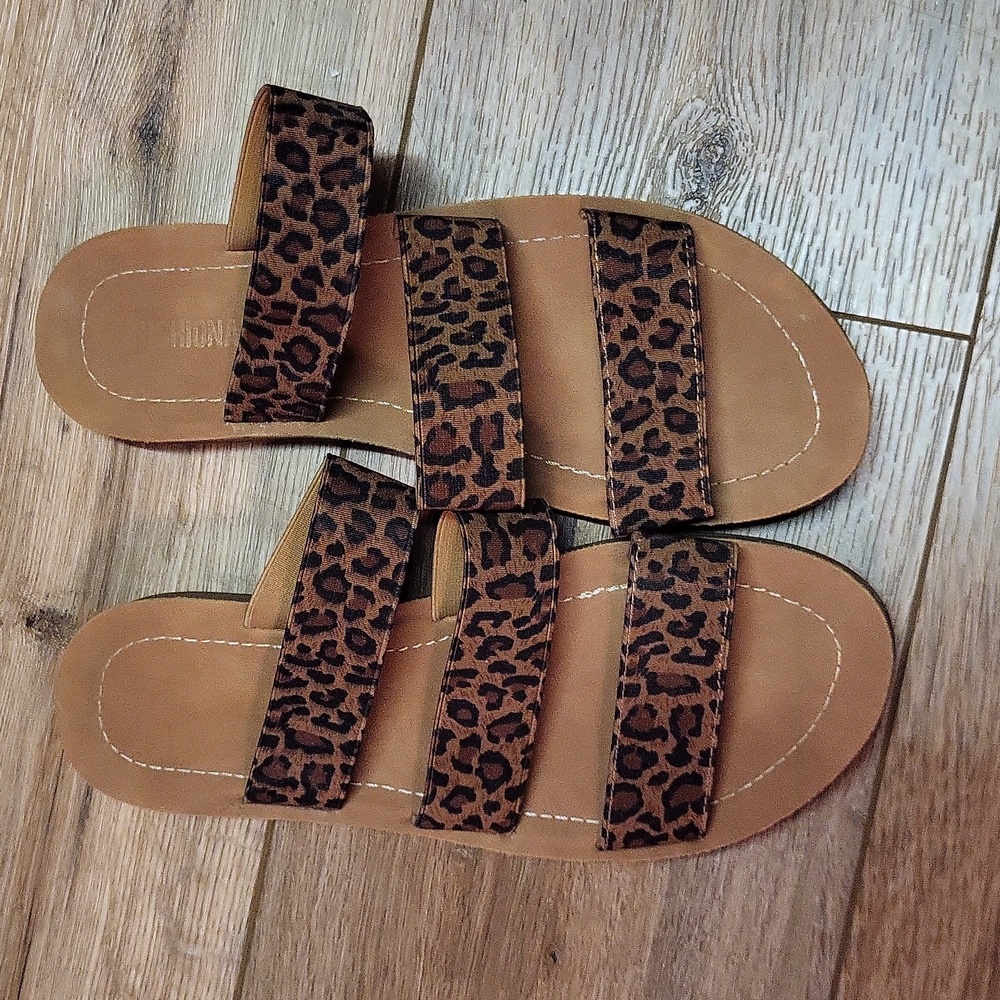 Women's cheetah sandals